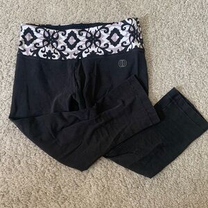 Black Capris Leggings